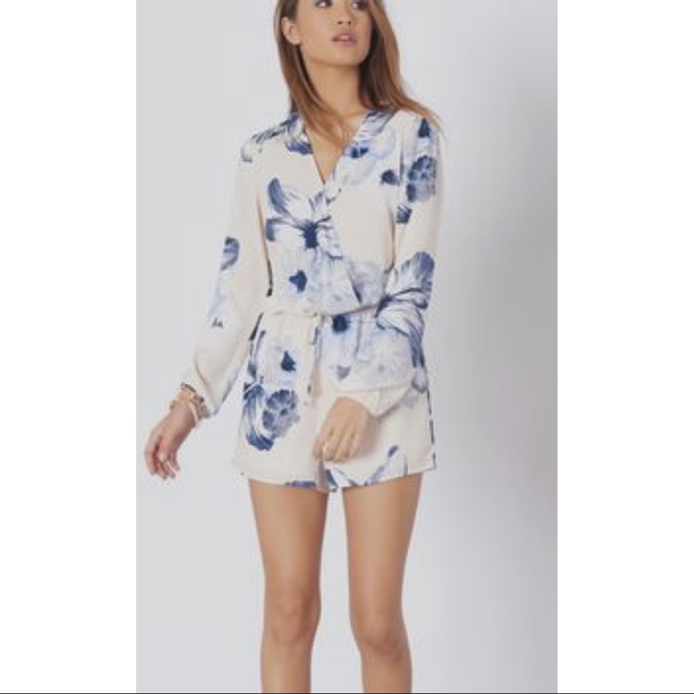 DYNAMITE blue floral romper playsuit one piece